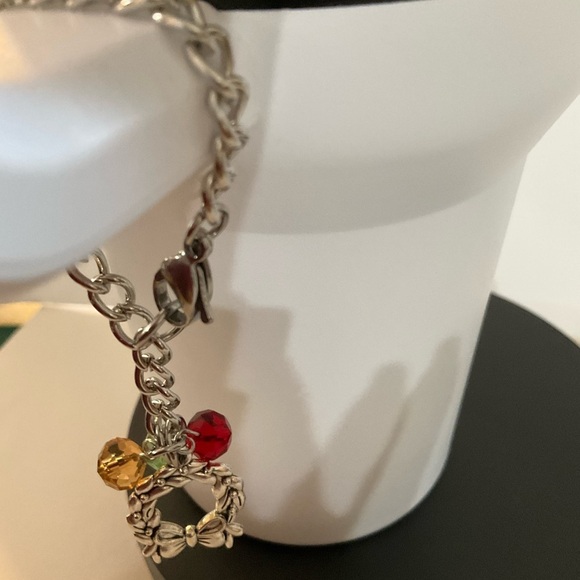 Hand Crafted Tumbler Cup Charm Christmas Wreath Stanley Cup Water Bottle Silver - Picture 9 of 10